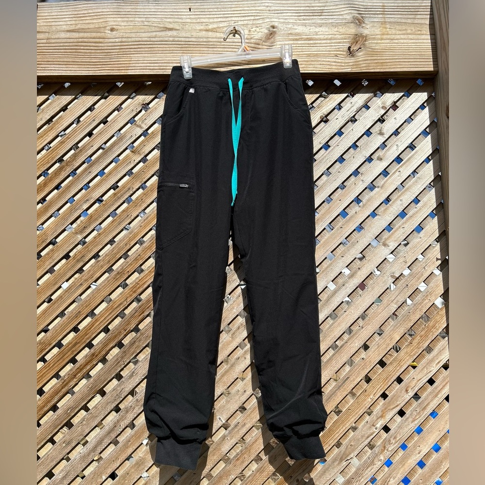 Fig Black Scrub Cuffed Pants with Zipper Pocket. Size XS.